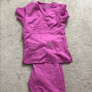 Greys anatomy pink/purple scrubs